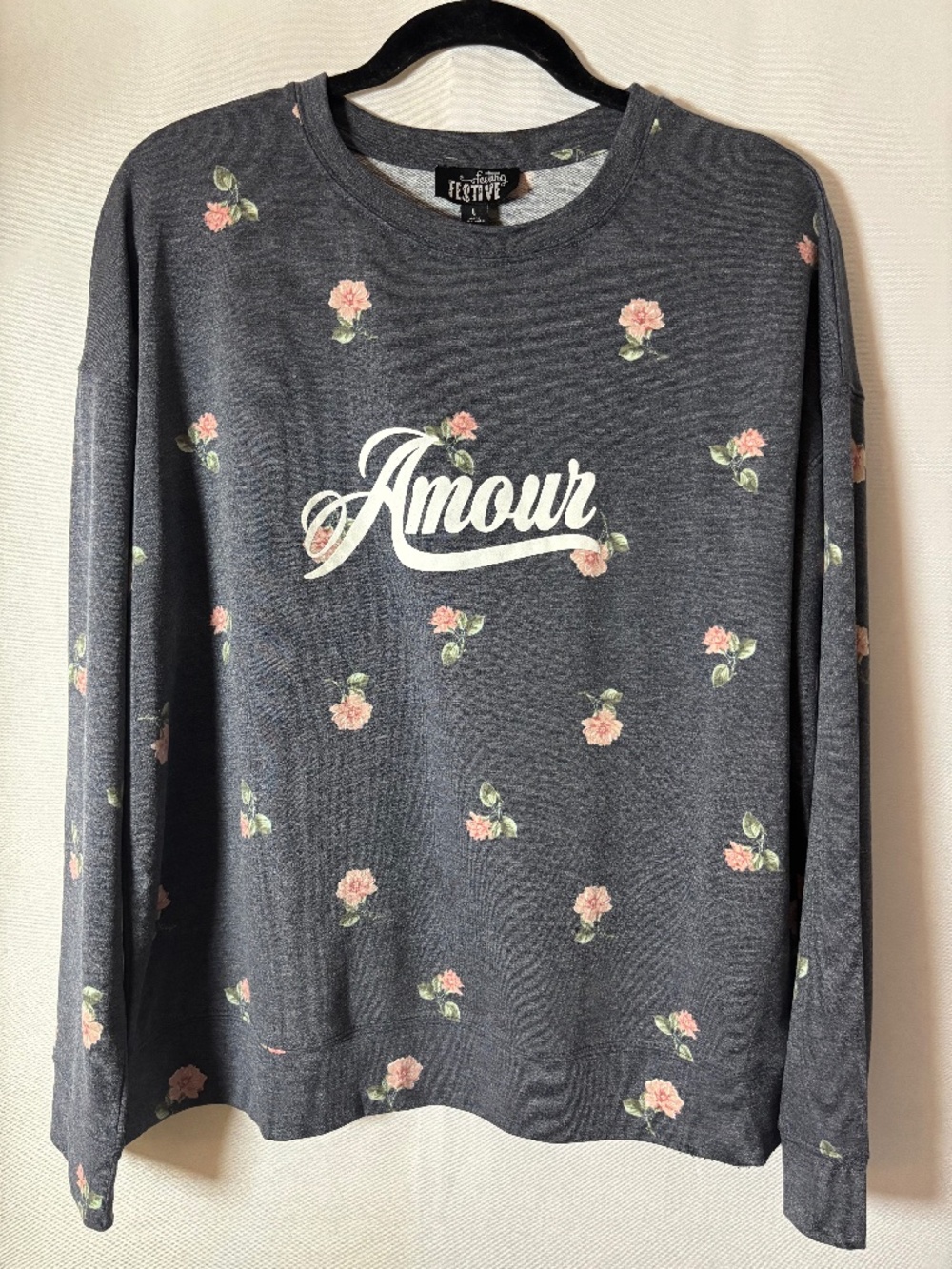Gray Floral Graphic Sweatshirt Amour Roses Long Sleeve Size L Feeling Festive